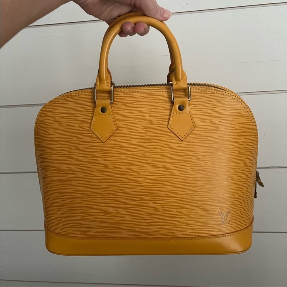 Louis Vuitton EPI Leather Alma PM Bag - Picture 3 of 16